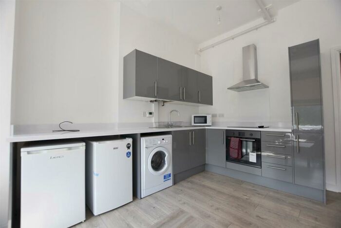 3 Bedroom Apartment To Rent In London Road, Leicester, LE2