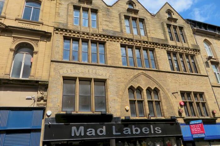 1 Bedroom Flat To Rent In Apartment - Crown Street, Halifax, West Yorkshire, HX1