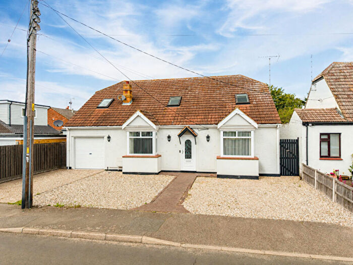 5 Bedroom Detached Bungalow For Sale In Doric Avenue, Hawkwell, Rochford, SS4