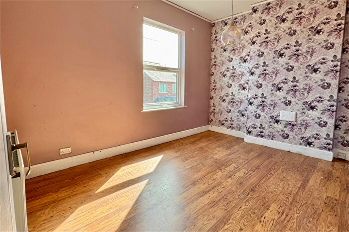 2 Bedroom Semi-Detached House For Sale In Montpelier Road, Dunkirk, NG7