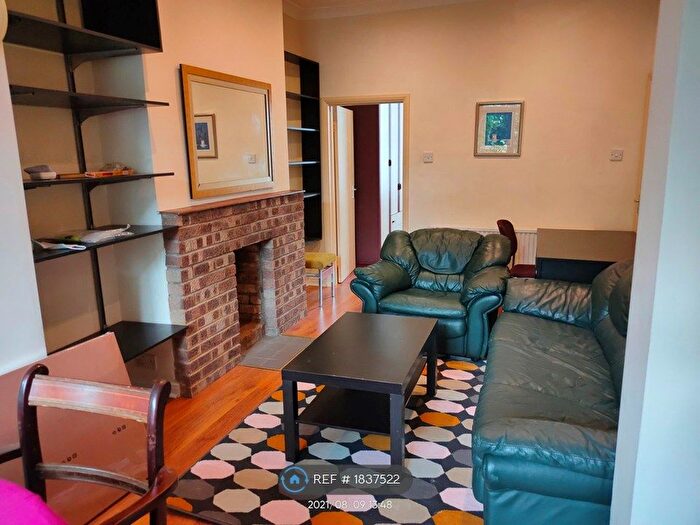 1 Bedroom Flat To Rent In Trinity Road, London, N2