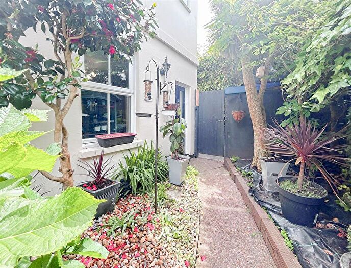 3 Bedroom Semi-Detached House For Sale In Gillsmans Hill, St. Leonards, TN38