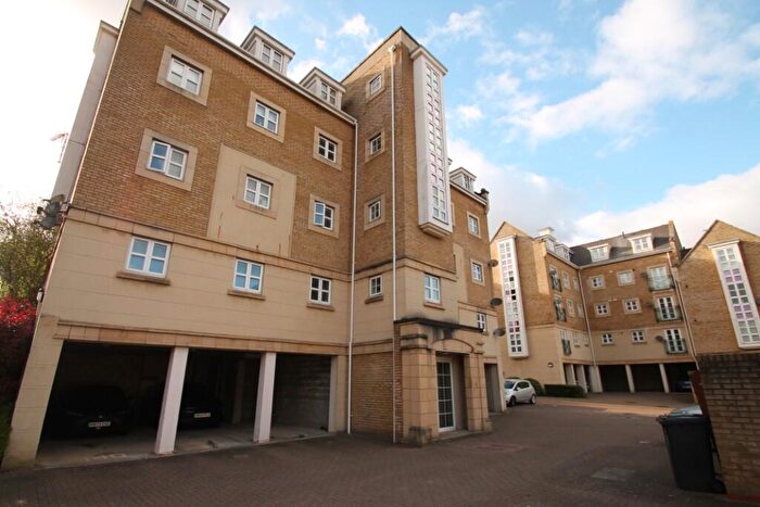 2 Bedroom Apartment To Rent In Sandpiper Close, Greenhithe, Kent, DA9