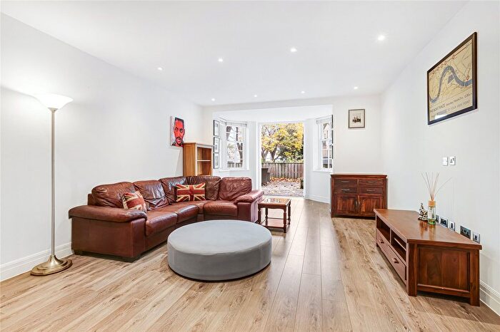 1 Bedroom Flat To Rent In Kew Bridge Road, Brentford, TW8