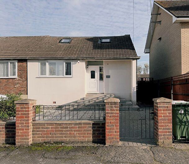 7 Bedroom Semi-Detached Bungalow For Sale In North Road, Belvedere, Kent, DA17