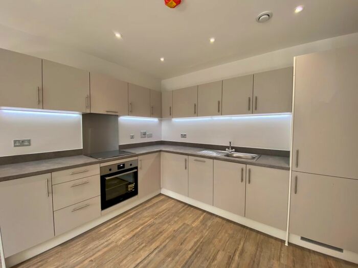 1 Bedroom Flat To Rent In Emerald Avenue, Fleet, Hampshire, GU51