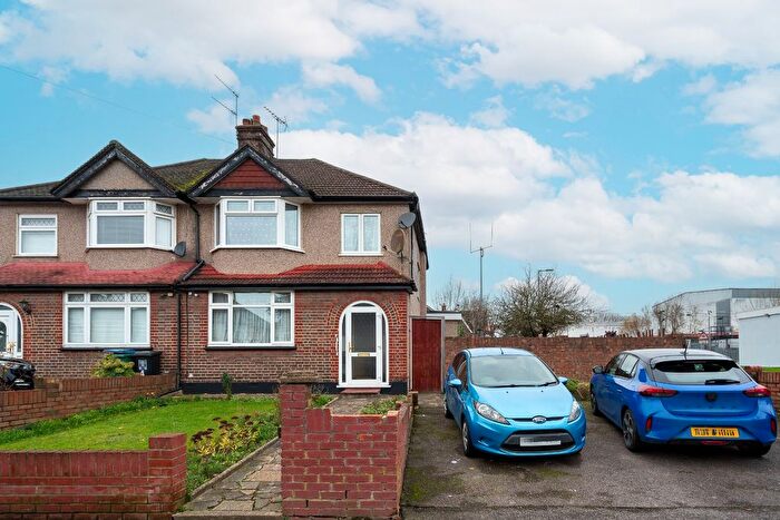 3 Bedroom Semi-Detached House To Rent In Southfield Avenue, Watford, Hertfordshire, WD24