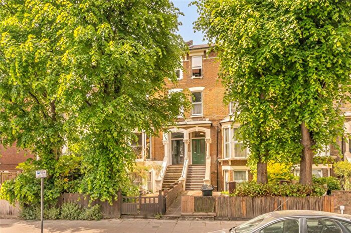 1 Bedroom Flat For Sale In Amhurst Road, Hackney, London, E8