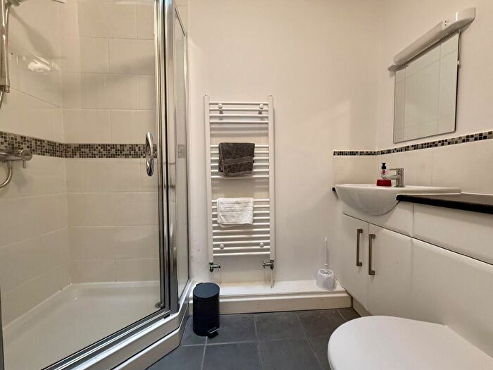 2 Bedroom Bungalow For Sale In Riverside Bungalows, Llanbedr, LL45
