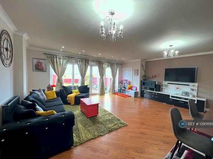 4 Bedroom Semi-Detached House To Rent In Woodland Avenue, Scarisbrick, Ormskirk, L40