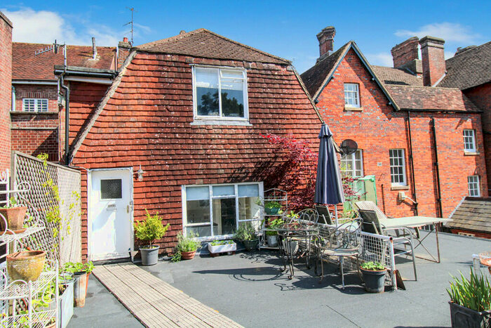 Studio To Rent In High Street, Marlborough, SN8