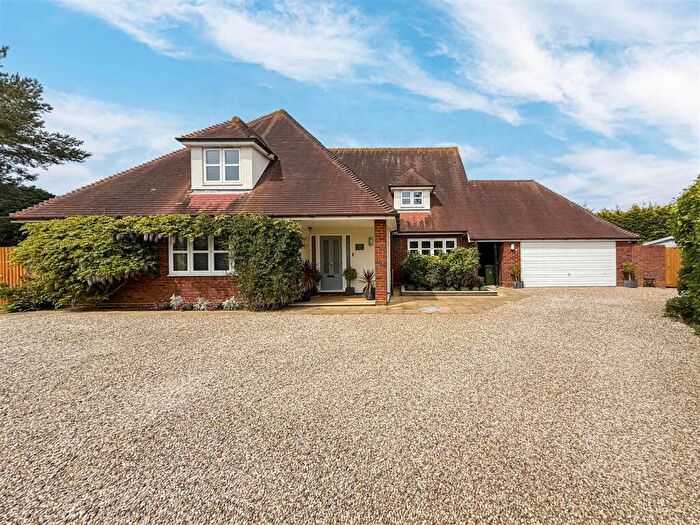 5 Bedroom Detached House For Sale In St. Peters Field, Burnham-On-Crouch, CM0