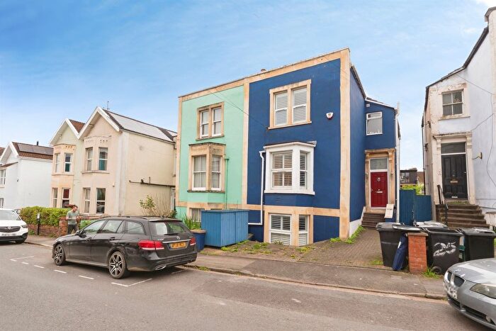 4 Bedroom Semi-Detached House For Sale In Stackpool Road, Southville, Bristol, BS3
