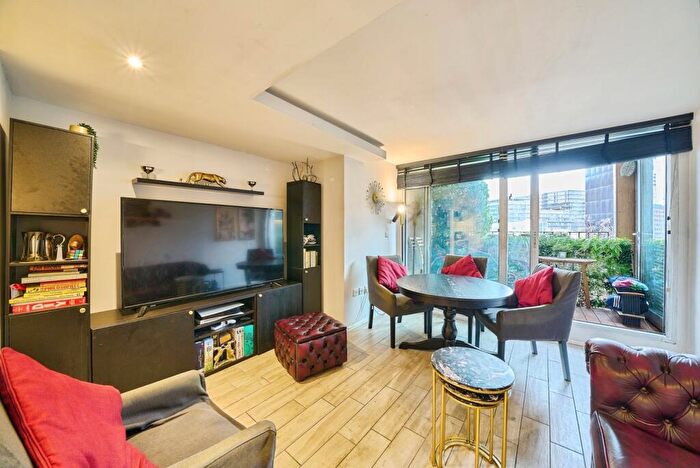 1 Bedroom Flat For Sale In The Q Building, The Grove, London, E15