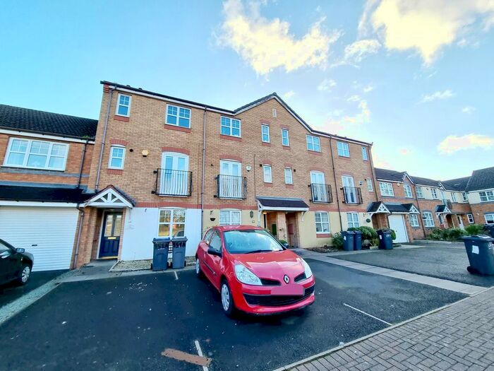 3 Bedroom Property To Rent In Long Nuke Road, Northfield, Birmingham B31