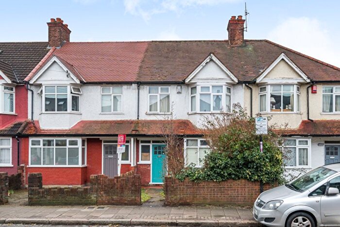 3 Bedroom Terraced House For Sale In Longley Road, Tooting, London, SW17