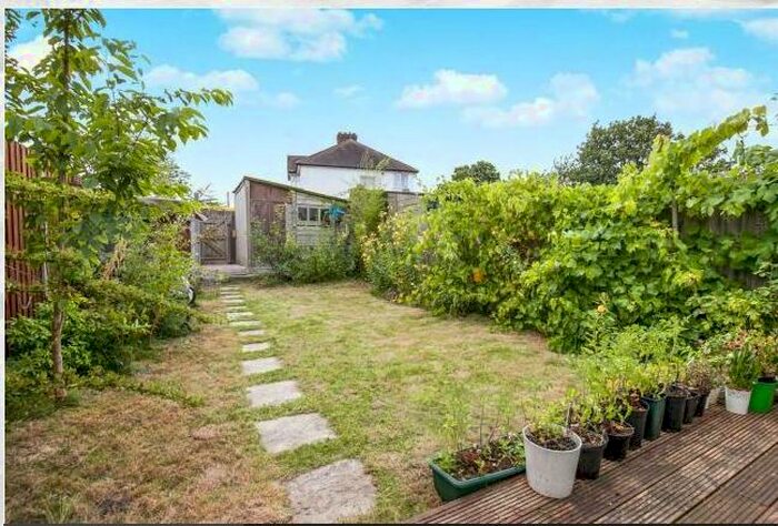 3 Bedroom Terraced House To Rent In Green Lanes, Epsom, KT19