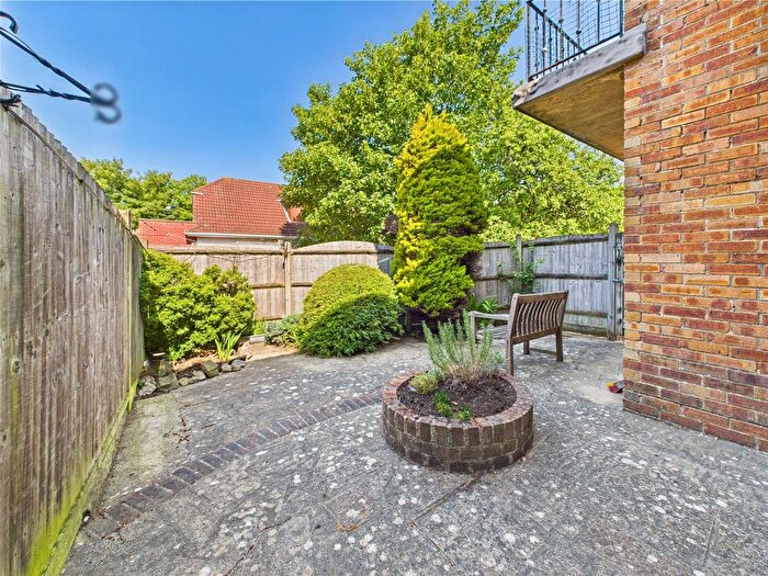 2 Bedroom Flat To Rent In Silverdale Court, Silverdale Road, Hove, East Sussex, BN3