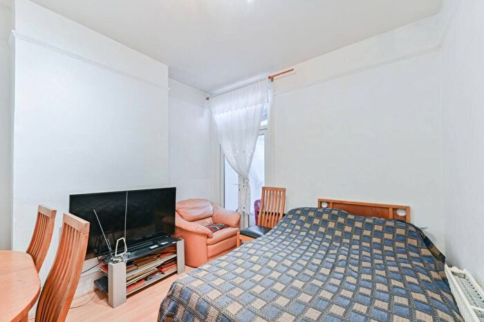 3 Bedroom Terraced House For Sale In Crusoe Road, Mitcham, CR4