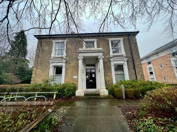 1 Bedroom Flat To Rent In Glenfern, Archers Road, Southampton, Hampshire, SO15