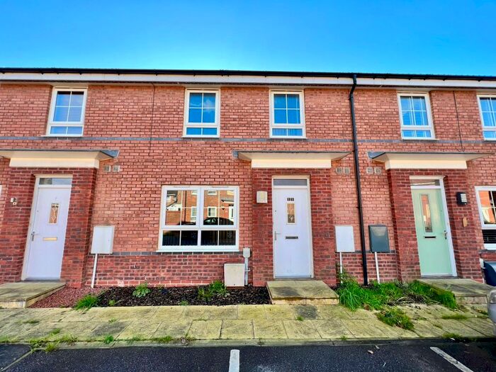 2 Bedroom Terraced House To Rent In Holland Park, Kingswood, HU7