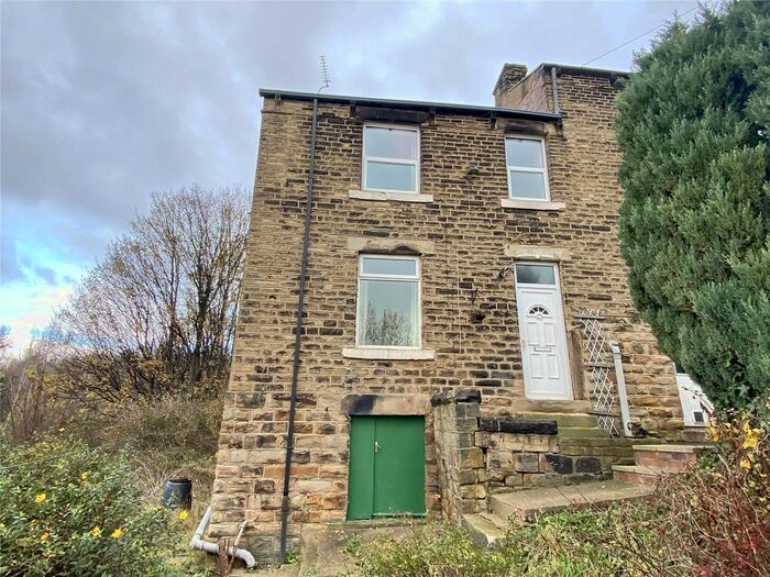 2 Bedroom Terraced House To Rent In Middle Road, Earlsheaton, Dewsbury, WF12
