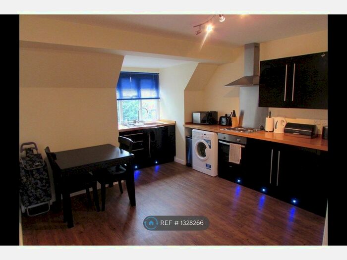 2 Bedroom Flat To Rent In Albemarle Road, Beckenham BR3