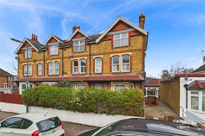2 Bedroom Apartment For Sale In Queens Road, Wallington, SM6