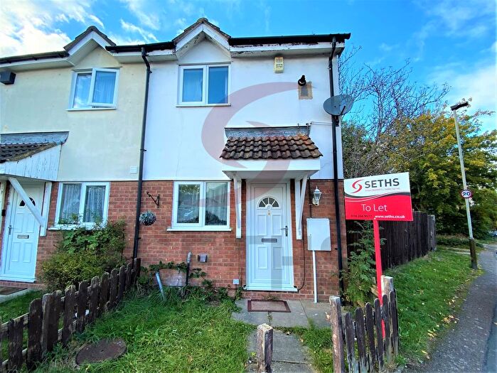 2 Bedroom Semi-Detached House To Rent In Cheviot Road, Aylestone, Leicester, LE2