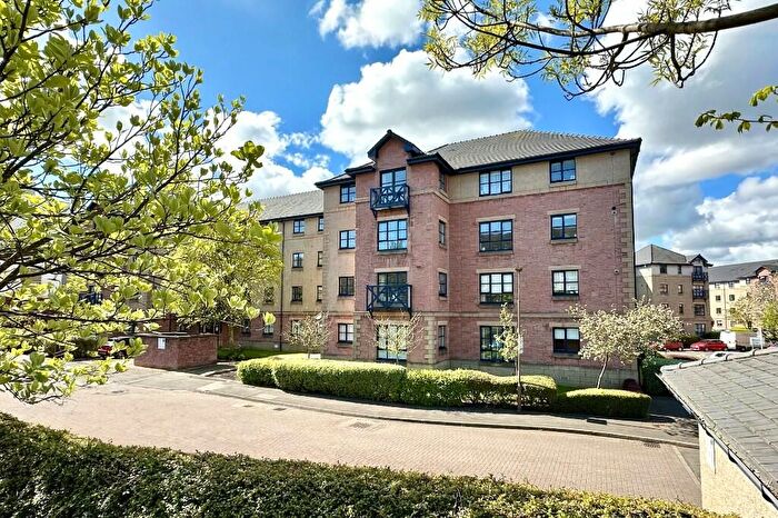 2 Bedroom Flat To Rent In Russell Gardens, Edinburgh, EH12