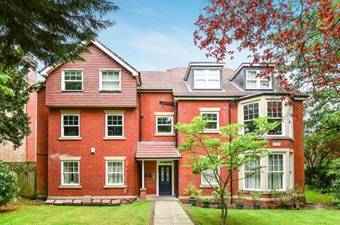 2 Bedroom Flat To Rent In Durham Avenue Bromley, BR2