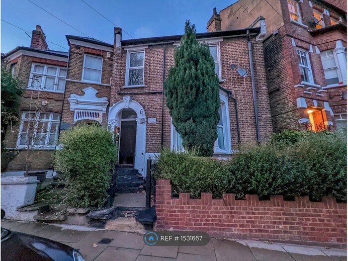 3 Bedroom Flat To Rent In Cheverton Road, London, N19