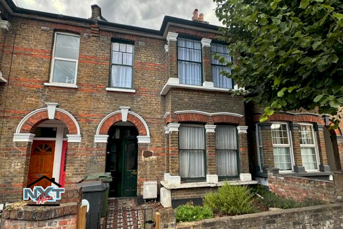 2 Bedroom Flat To Rent In Francis Road, London, E10