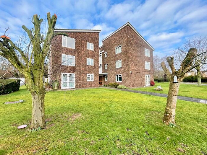 1 Bedroom Flat For Sale In Bradwell Road, Peterborough, PE3