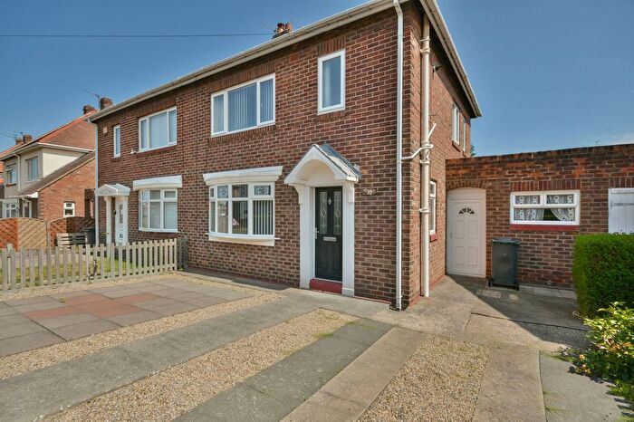 2 Bedroom Semi-Detached House For Sale In Aberdeen Drive, Jarrow, NE32