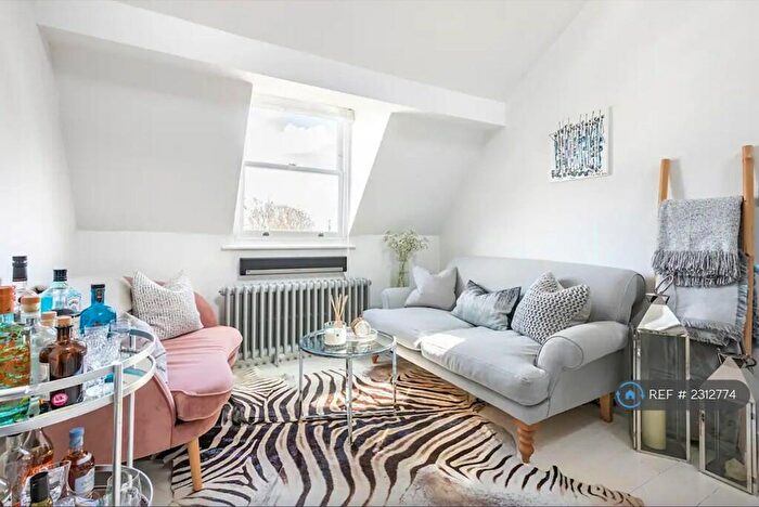 2 Bedroom Flat To Rent In Erlanger House, London, SE14