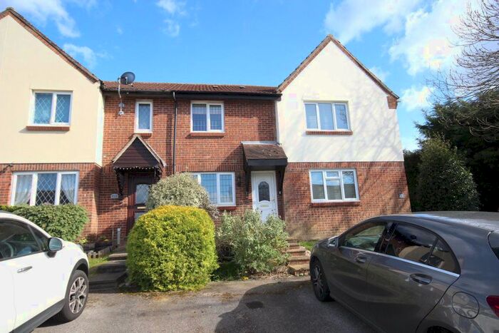 2 Bedroom Property To Rent In Cornflower Gardens, Billericay, CM12