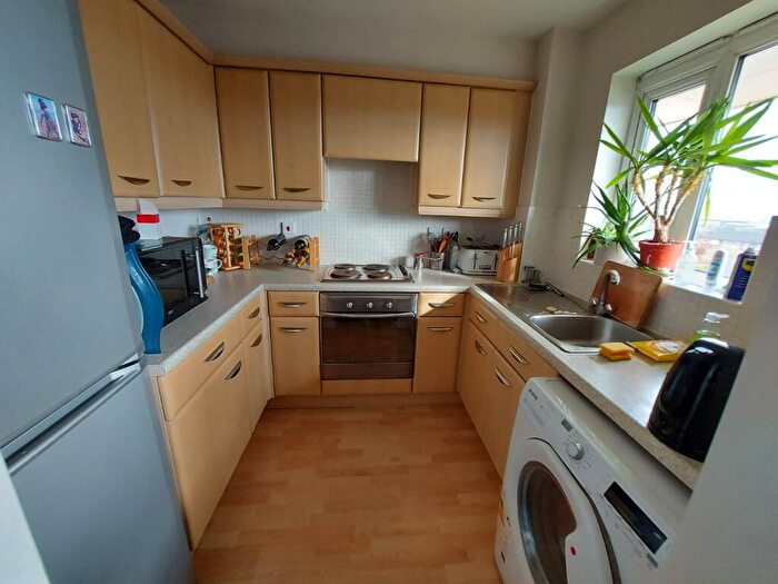 2 Bedroom Flat To Rent In Buxton Close, N9