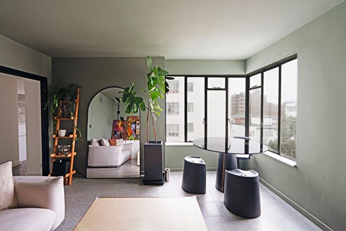 2 Bedroom Flat For Sale In Pullman Court Xv, London, SW2