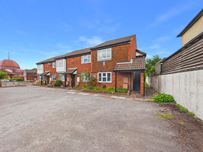 1 Bedroom Flat For Sale In Staddle Stones, Princes Risborough, Buckinghamshire, HP27