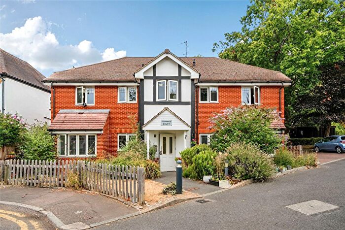 2 Bedroom Flat For Sale In Springfield Gardens, West Wickham, BR4