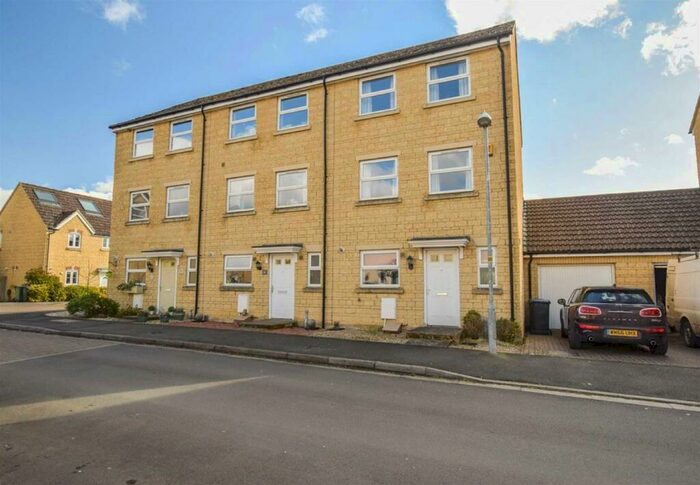 4 Bedroom Terraced House To Rent In Avenue De Gien, Malmesbury, SN16