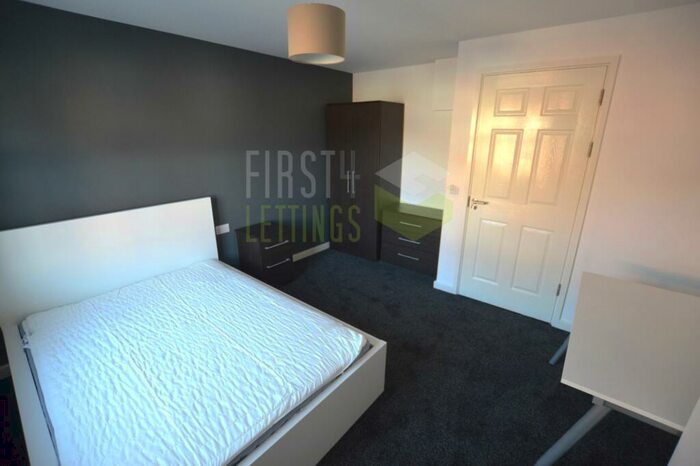 5 Bedroom Semi-Detached House To Rent In Avenue Road Extension, Leicester, LE2