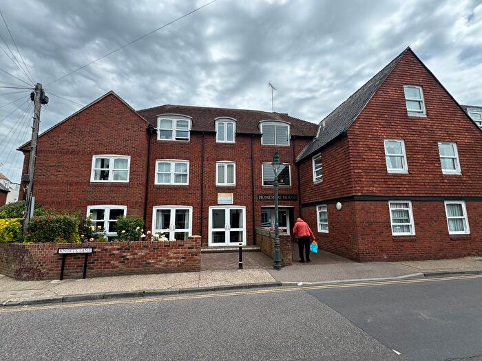 1 Bedroom Flat To Rent In Knotts Lane, Canterbury, CT1