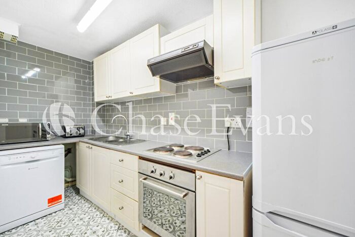 1 Bedroom Flat To Rent In St. Leonards Road, Poplar, London, E14