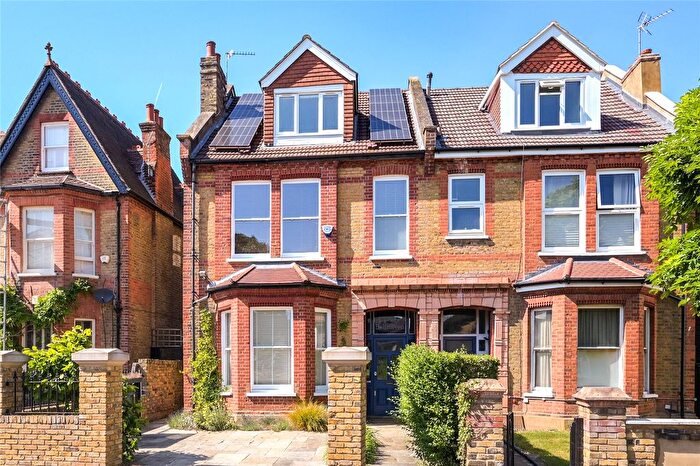 6 Bedroom Semi Detached House To Rent In Warwick Road, Ealing, London, W5