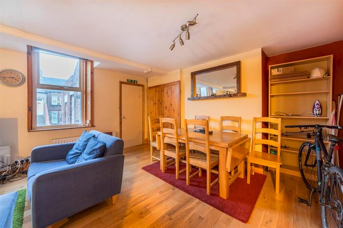 4 Bedroom Maisonette To Rent In Tosson Terrace, Heaton, Newcastle Upon Tyne, NE6