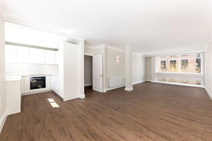 2 Bedroom Flat To Rent In George Street, Marylebone, London, W1U