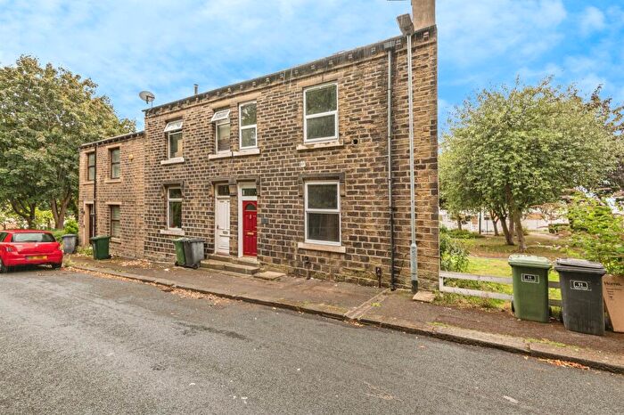 2 Bedroom End Of Terrace House For Sale In Mark Street, Huddersfield, HD1