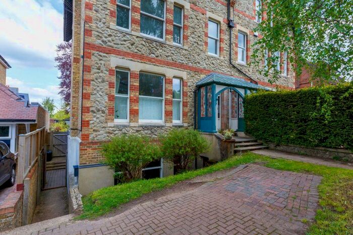 1 Bedroom Flat To Rent In Park Lane, Sevenoaks, Kent, TN13